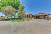 4 Mi to Museums: Roswell Getaway w/ Game Room! - 3-Star