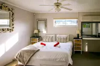 90 on Wellington Cottage Hotels in Colchester