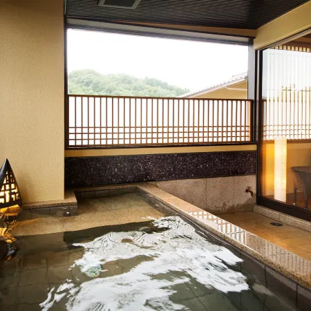 Hyakurakuso