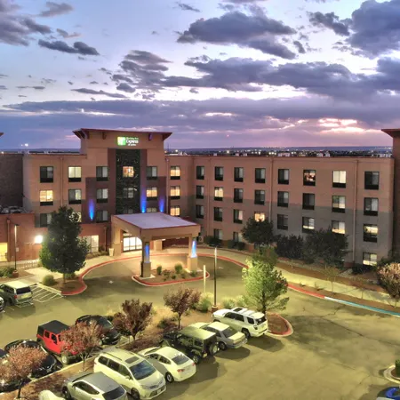 Holiday Inn Express & Suites ALBUQUERQUE HISTORIC OLD TOWN by IHG