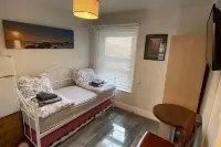 Studio Flat Yards From Bournemouth Beach