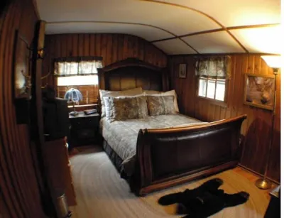 Log Cabin Adirondack Lodge on State Trail System   That is “PET FRIENDLY”