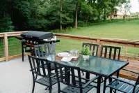 Cozy Retreat with Modern Charm - Inviting Country Haven Hotels in West Donegal Township