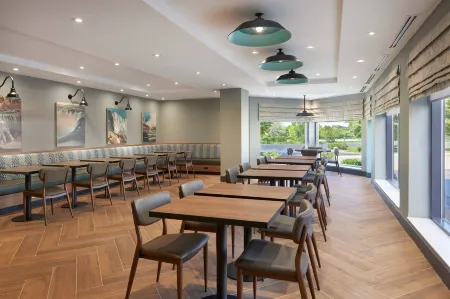 Fairfield Niagara Falls, Canada Отели в г. Ниагара Риджинал Мунисипалити