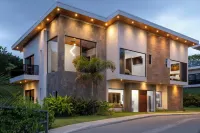Brand New Spacious 5 Bedroom Luxury Villa on the South End of Jaco Beach