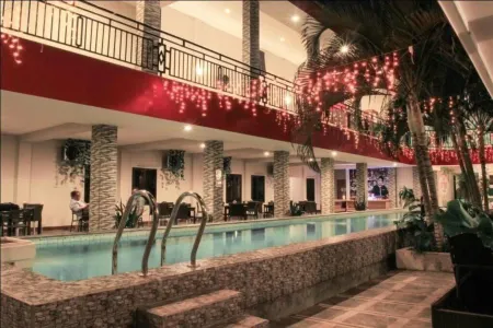 Careinn Hotel Merauke Отели рядом с достопримечательностью «MONUMEN KAPSUL WAKTU»