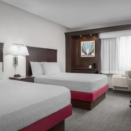 Hampton Inn & Suites Omaha-Downtown