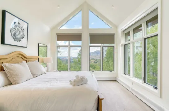 翡翠麋鹿位於Avantstay的Village Creek，靠近滑雪場和山村風景