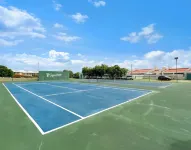Oceanfront, Beachfront, Ground Floor, Beautiful Remodeled condo with pool access