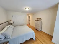 #4 Lake Front Condo - Hamlin Lake, Ludington, MI - 10 Guests Hotels in Hamlin Township