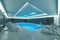 Hotel la Meridiana, Lake & Spa - Kolam Renang