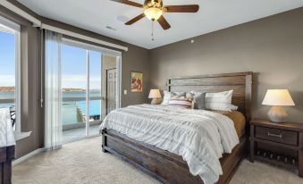 Panoramic Sunset Escape Waterfront Condo for 7!