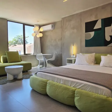 99 Adrianou Luxury Urban Stay