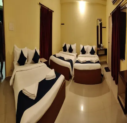 Ganesh Beach Resort فنادق في Manjakuppam