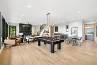 Ridge Haus : Modern Luxury Escape in Morganton