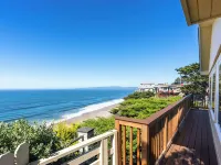Stunning Coastal Cottage w/ Views of Monterey Bay! Hotels in Watsonville