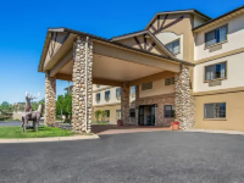 Quality Inn & Suites Vail Valley Hotels in Eagle County