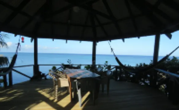 Tranquil One Acre Estate On The Beach w private pool  Sunsets!!!