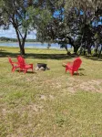 Holiday Lake Retreat, 2-Bedroom, Dogs Welcome, 8 Miles to Rainbow River,Sleeps 4