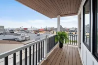 Casablanca-Luxury Retreat/2 Kings/Steps to Beach/PetFriendly