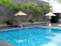 Hotel Santika Premiere Semarang - piscina