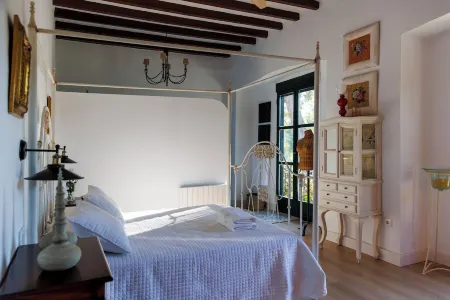 Finca Las Pecas - Exclusive Andalusian luxury finca for families and celebrations Отели рядом с достопримечательностью «Angel Cave»