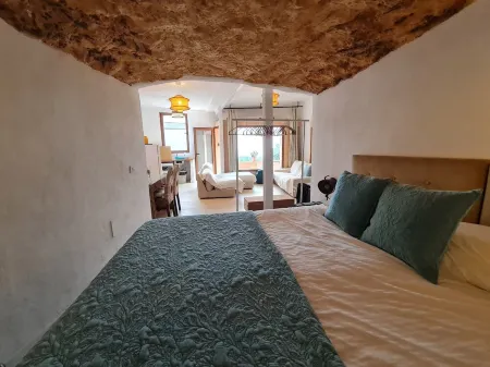 Los Andenes Falcon (cave house in the surroundings of Risco Caido, UNESCO heritage)