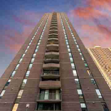 NEW- One-bedroom condo, parking, and High-Speed WIFI in Downtown Denver Hotel Exterior