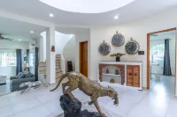 Spacious 5-bedroom house in beautiful Cancún with private pool, cenote, WiFi, AC