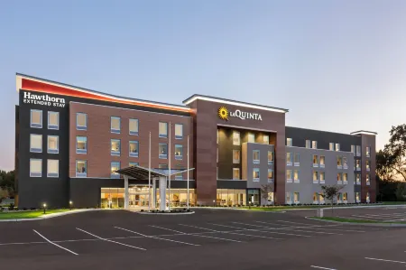 Hawthorn Extended Stay by Wyndham Mount Laurel / Moorestown Отели рядом с достопримечательностью «Сентертон сквер»