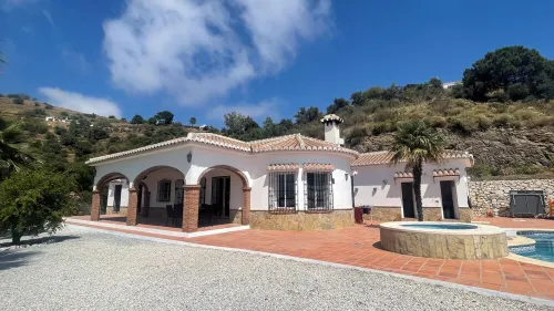 Andalusian detached villa with pool, sea & mountain views, and stunning sunsets
