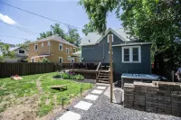 FarnamFieldhouse+HotTub+EpicGameRoom+FirePit+Mural - 4-Star