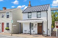 Luxury 2-bedroom house with Water views, Chesapeake City