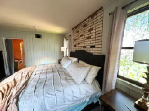 Charming 3-bedroom cottage in Valparaiso with WiFi, AC Hotels in Valparaiso