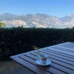 Apartment Enchanting Lake View, convenient to the Center and the Beaches