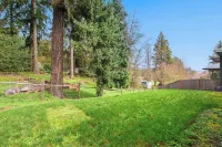 Large Open Home - Gourmet Kitchen - Pool Table