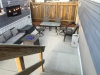 Newly remodeled Clean Spacious 5-bedroom  House with AC, WiFi,