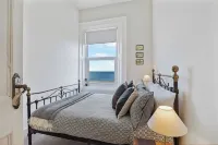 Beautiful house with spectacular views of the Pier, Lighthouse,beach and sea.