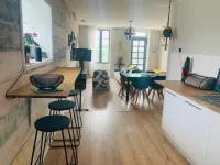 Jolie Maison Rénovée de Village Hotels in Les Mathes