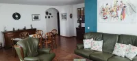 To rent villa with swimming pool for 6 people close to shops and beaches