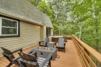 Private Hot Tub & Fire Pit: Family Broadway Cabin - parking