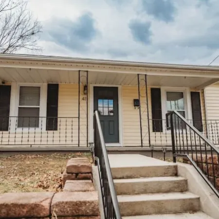 Cozy 2b/1bath Home- 3 miles to Casino