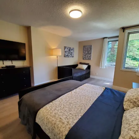 Charming Muskoka Getaway on Fairy Lake, Huntsville