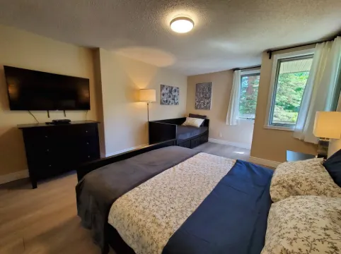 Charming Muskoka Getaway on Fairy Lake, Huntsville