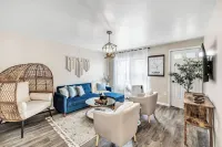 Close to Von Stiehl Winery and Minutes to Beach - Stylish Escape