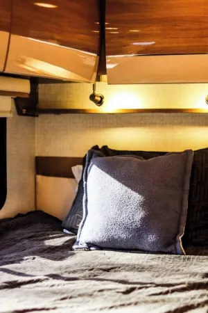 Navi- HUGE yard- MEGA playset- CUTE RV Отели в г. Уилмар