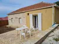 Single-storey house in typical Greek village Hotels in Parga