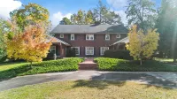 Spacious Historic Manor with Chef's Kitchen • Horse-Friendly