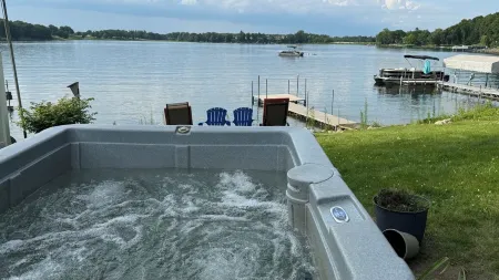 Little Cabin on the Lake
