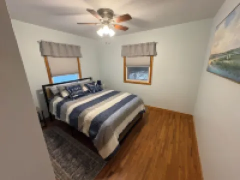 Welcoming Updated 3-Bedroom House Close to Downtown Clear Lake and City Beach!